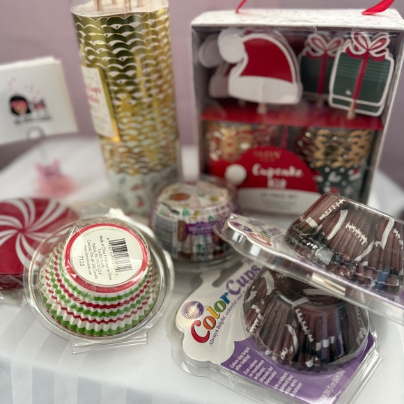 π Holiday & Game Day Cupcake Cups β Brand New! ππ - Picture 2 of 7